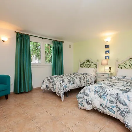 Cancilla With Hot Tub And Pool Table * Lanzarote Island