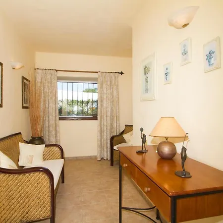Villa Cancilla With Hot Tub And Pool Table