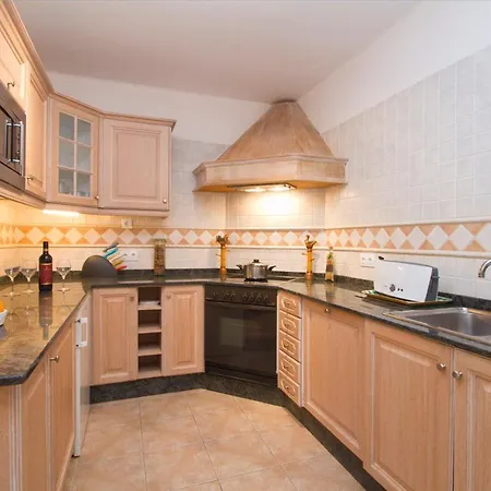 Cancilla With Hot Tub And Pool Table Villa